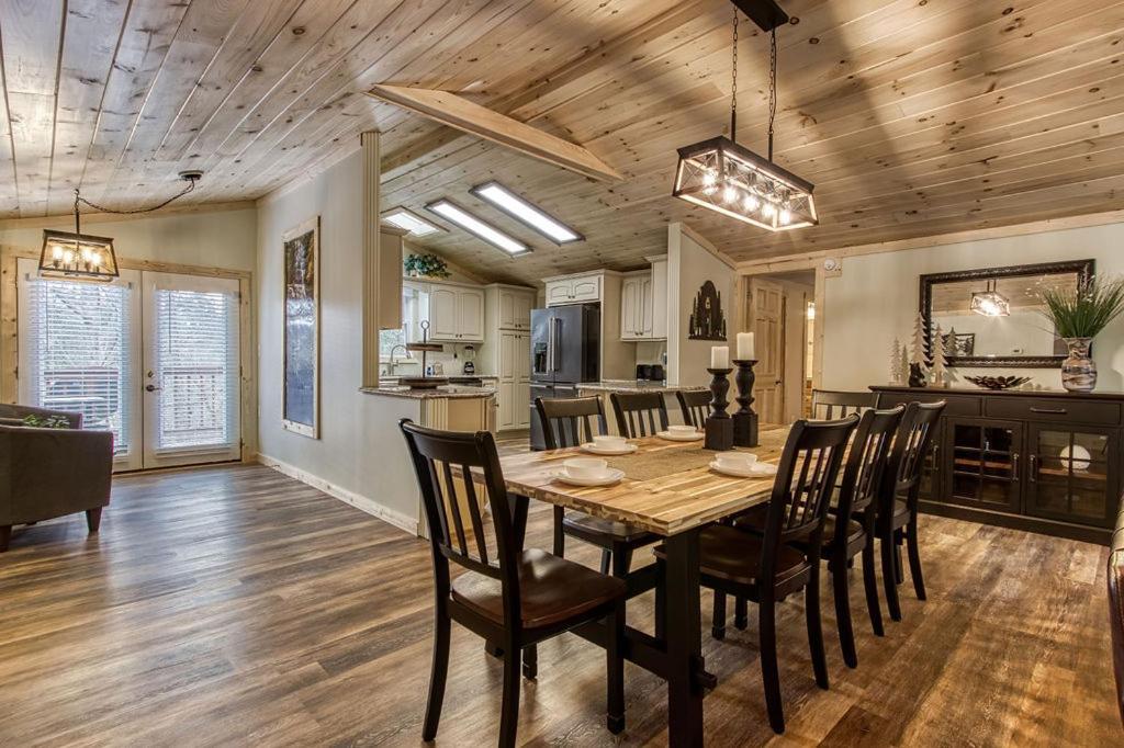 Whispering Winds, Hot Tub, Game Room, Wifi, 1089 Free Tickets Each Paid Day, Dollywood And More Gatlinburg Exterior foto