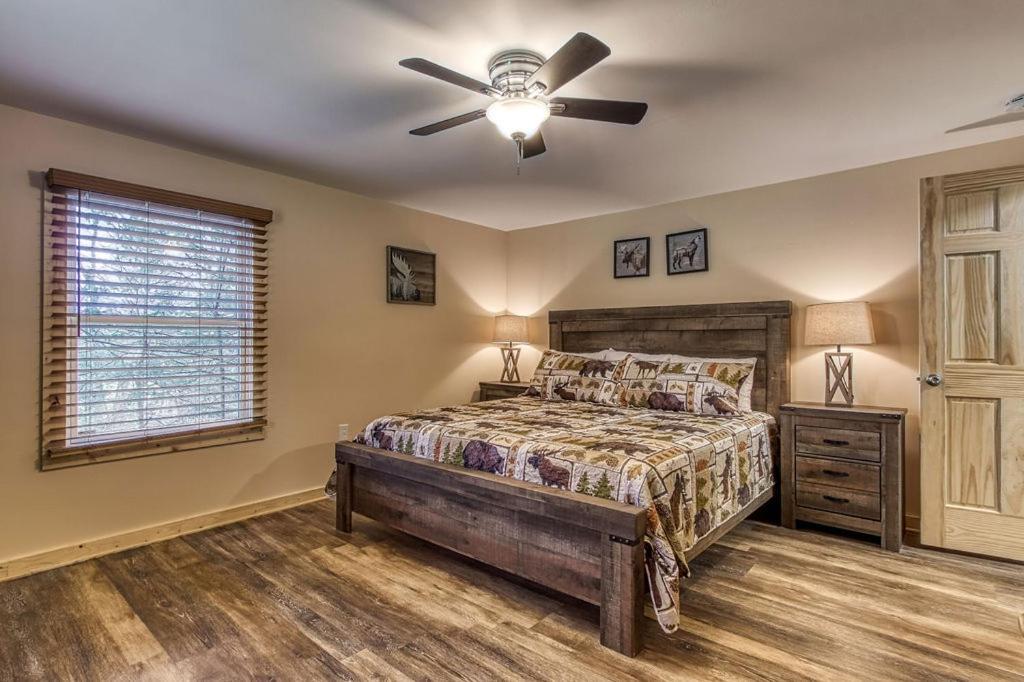 Whispering Winds, Hot Tub, Game Room, Wifi, 1089 Free Tickets Each Paid Day, Dollywood And More Gatlinburg Exterior foto